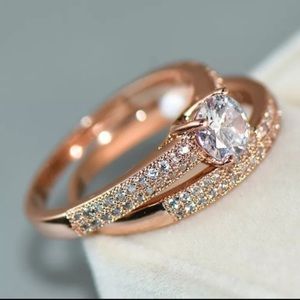 Rose gold & rhinestone ring set